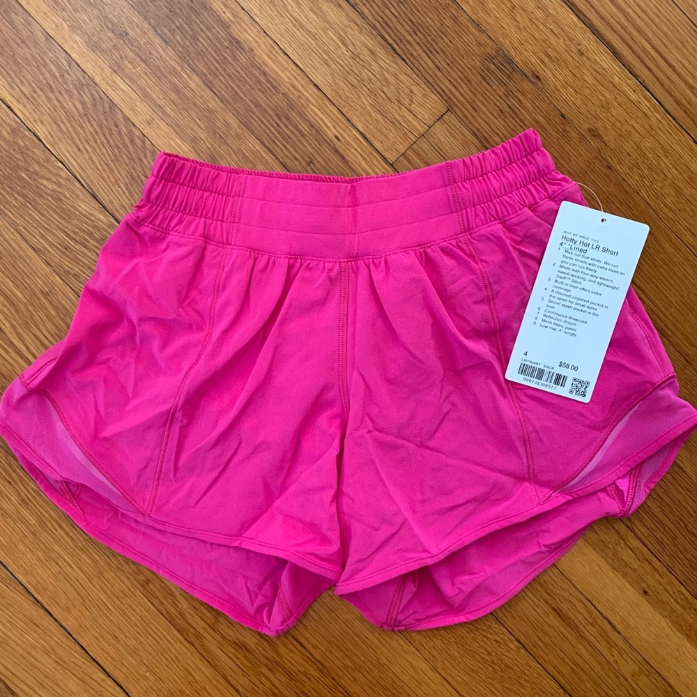 NWT Lululemon Hotty Hot Short 4” in Sonic Pink